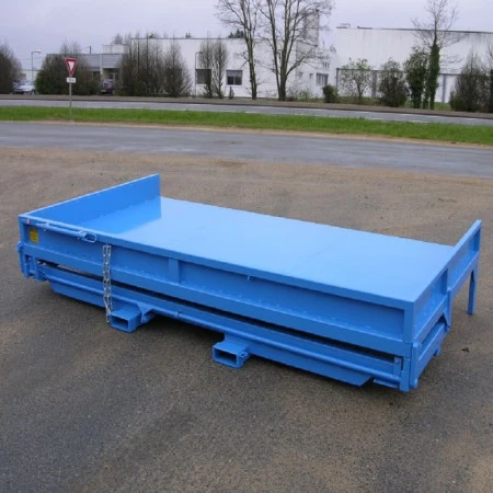 Benne auto-basculante ouverte bleue. Version sur socle. Volume 580 à 990 litres Benne auto-basculante ouverte bleue. Version sur socle. Volume 580 à 990 litres