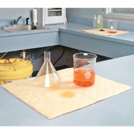 Dimensions : 38 cm x 48 cm. Capacité d’absorption 100 l/Sac. 100 Feuilles / Sac. Triple Épaisseur offre une grande capacité d'absorption Dimensions : 38 cm x 48 cm. Capacité d’absorption 100 l/Sac. 100 Feuilles / Sac. Triple Épaisseur offre une grande capacité d'absorption