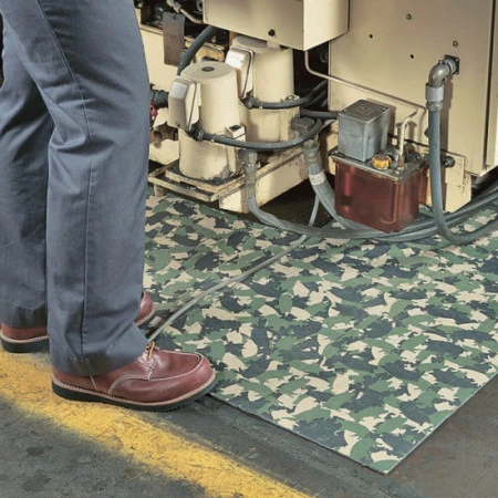 Le motif exclusif d’alvéoles accélère le transfert du liquide à travers le tapis pour un nettoyage plus rapide et plus facile. Le motif exclusif d’alvéoles accélère le transfert du liquide à travers le tapis pour un nettoyage plus rapide et plus facile.
