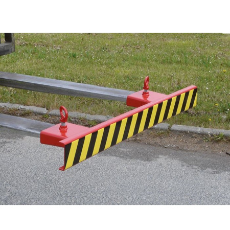 Protection des bouts de fourches. Marquage jaune et noir Protection des bouts de fourches. Marquage jaune et noir
