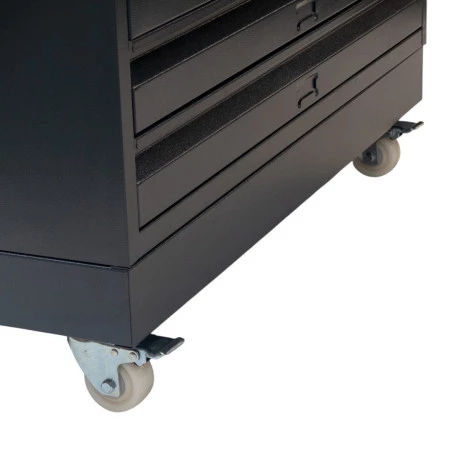 Armoire à plan métallique sur roulettes avec top en bois Armoire à plan métallique sur roulettes avec top en bois