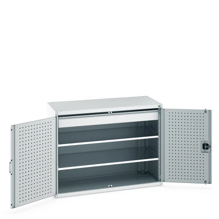 40022083 - Armoire CUBIO SMF-13610 - Avec Portes Perfo, 2 Tablettes, 1 Tiroir - LxPxH 1300x650x1000mm - Gris Clair RAL 7035 40022083 - Armoire CUBIO SMF-13610 - Avec Portes Perfo, 2 Tablettes, 1 Tiroir - LxPxH 1300x650x1000mm - Gris Clair RAL 7035