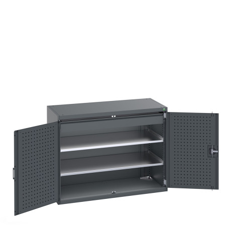 40022083 - Armoire CUBIO SMF-13610 - Avec Portes Perfo, 2 Tablettes, 1 Tiroir - LxPxH 1300x650x1000mm - Full Gris Anthracite RAL 7016 40022083 - Armoire CUBIO SMF-13610 - Avec Portes Perfo, 2 Tablettes, 1 Tiroir - LxPxH 1300x650x1000mm - Full Gris Anthracite RAL 7016