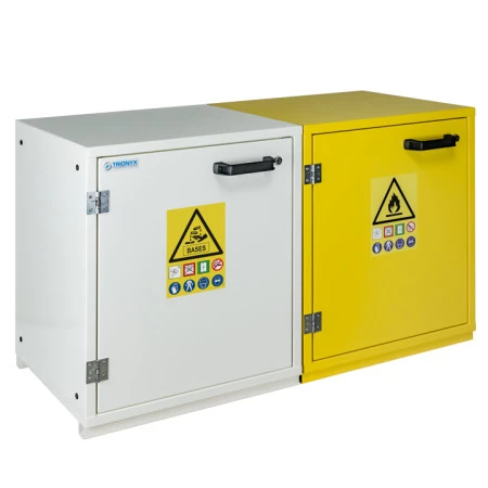 Armoire sous-paillasse 2 portes pour bases et solvants, 2 compartiments. Armoire sous-paillasse 2 portes pour bases et solvants, 2 compartiments.
