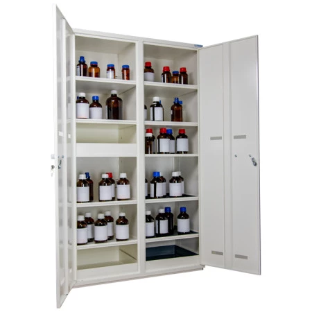 Armoire de sécurité multirisques, haute 2 portes, 4 compartiments, conforme eux recommandations de l'INRS. Armoire de sécurité multirisques, haute 2 portes, 4 compartiments, conforme eux recommandations de l'INRS.