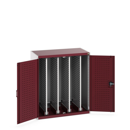 40301029 - Armoire CUBIO SMV-10612-43 - Portes Perfo, 4 Pann à Bacs Coulissants - LxPxH 1050x650x1200mm - Rouge Pourpre RAL 3004 40301029 - Armoire CUBIO SMV-10612-43 - Portes Perfo, 4 Pann à Bacs Coulissants - LxPxH 1050x650x1200mm - Rouge Pourpre RAL 3004