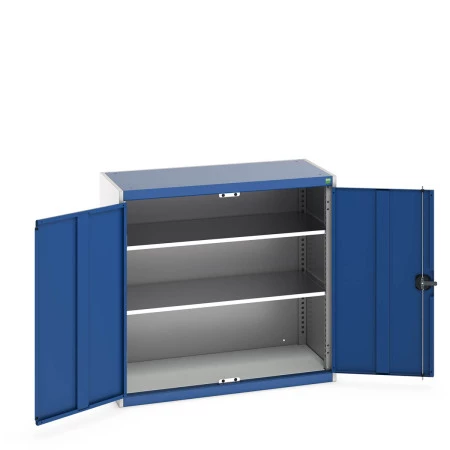 40031027 - Armoire Standard CUBIO - Avec 2 Tablettes - LxPxH 1050x525x1000mm - Bleu Gentiane RAL 5010 40031027 - Armoire Standard CUBIO - Avec 2 Tablettes - LxPxH 1050x525x1000mm - Bleu Gentiane RAL 5010