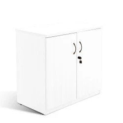Armoire basse en bois à 2 portes battantes