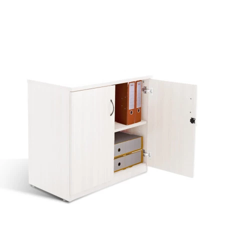 Armoire basse en bois à 2 portes battantes