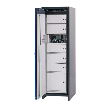 Armoire de stockage pour batteries lithium-ion avec 7 casiers de largeur 600 mm.