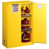 Armoire de sécurité pour produits inflammables, capacité 170 L. Armoire de sécurité pour produits inflammables, capacité 170 L.