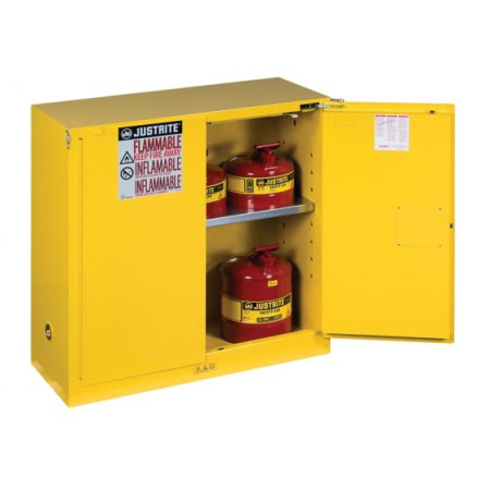 Armoire de sécurité pour produits dangereux, capacité 114 L. Armoire de sécurité pour produits dangereux, capacité 114 L.