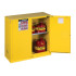 Armoire de sécurité pour produits dangereux, capacité 114 L. Armoire de sécurité pour produits dangereux, capacité 114 L.