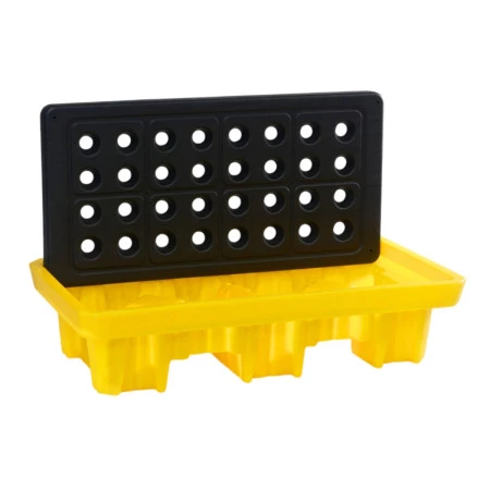 Bac de rétention plastique jaune avec caillebotis noir pour stockage sécurisé de bidons industriels Bac de rétention plastique jaune avec caillebotis noir pour stockage sécurisé de bidons industriels