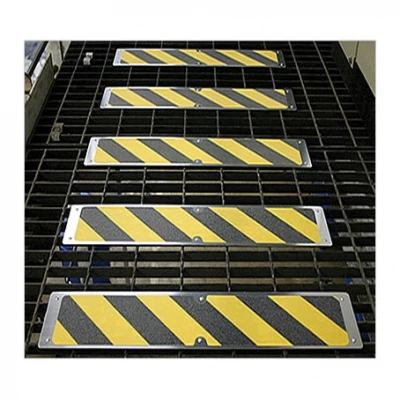 Plaque aluminium antidérapante pour caillebotis métalliques Plaque aluminium antidérapante pour caillebotis métalliques