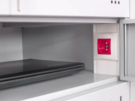Armoire pour ordinateur avec alimentation électrique 220 V
dans chaque casier Armoire pour ordinateur avec alimentation électrique 220 V
dans chaque casier