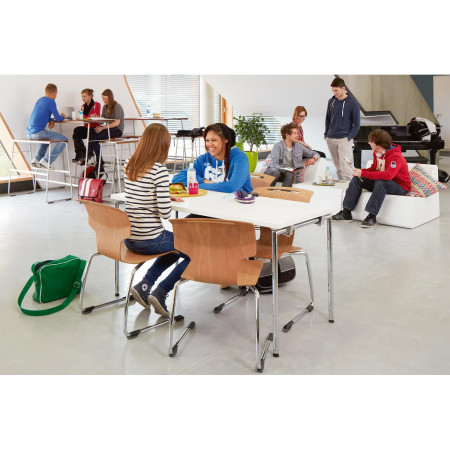 Chaise de bureau avec piètement en C empilable Chaise de bureau avec piètement en C empilable