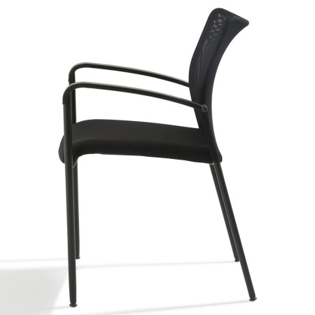 Chaise empilable avec accoudoirs fixes Chaise empilable avec accoudoirs fixes