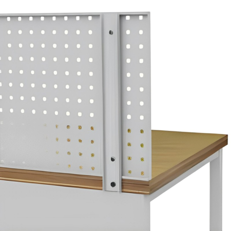 Support de fixation pour panneau perforé, fourni avec chaque panneau - montage simple sur le plateau de l'établi Support de fixation pour panneau perforé, fourni avec chaque panneau - montage simple sur le plateau de l'établi