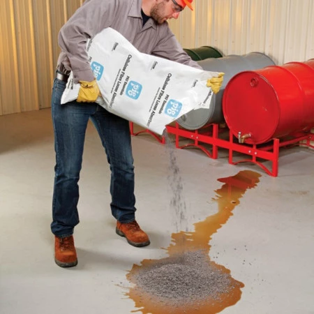 Dimension : 60 cm x 40 cm x 9,5 cm, Capacité d’absorption : 24 l/sac. Absorbe et retient les huiles, les liquides de refroidissement, les solvants et l'eau. Dimension : 60 cm x 40 cm x 9,5 cm, Capacité d’absorption : 24 l/sac. Absorbe et retient les huiles, les liquides de refroidissement, les solvants et l'eau.