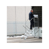 Marchepied usage intensif pour accès camion Marchepied usage intensif pour accès camion