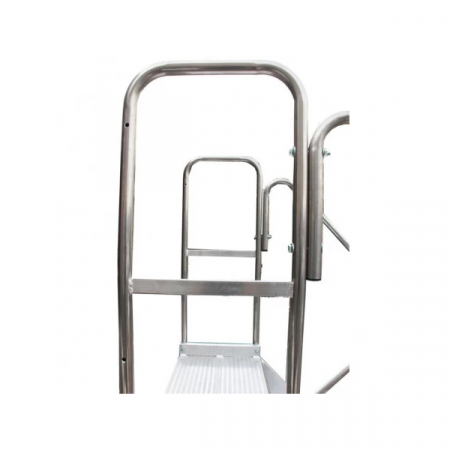 Escabeau de 2 à 5 marches (plate-forme incluse), il supporte une charge jusqu'à 150 kg. Escabeau de 2 à 5 marches (plate-forme incluse), il supporte une charge jusqu'à 150 kg.