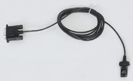 Câble de connexion entre une interface RS-232 et un ordinateur