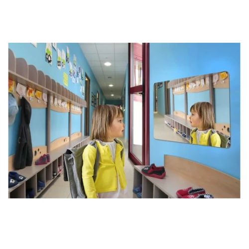 Miroir incassable pour sanitaires