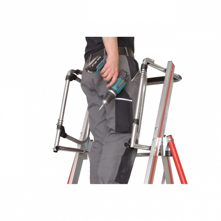 Garde-corps et sous-lisse sur tous les cotés. Garde-corps et sous-lisse sur tous les cotés.