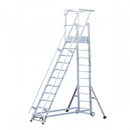 Escalier de rayonnage fabriqué en aluminium anodisé, équipé de roulettes, 10 marches, TUBESCA COMABI. Escalier de rayonnage fabriqué en aluminium anodisé, équipé de roulettes, 10 marches, TUBESCA COMABI.