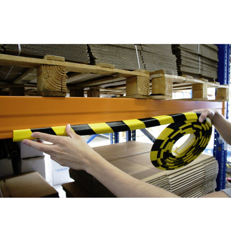 Rouleau de protection de rayonnage jaune et noire facile à poser avec l'adhésif double fac Rouleau de protection de rayonnage jaune et noire facile à poser avec l'adhésif double fac