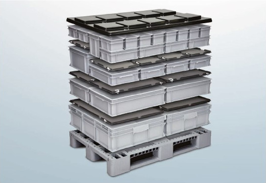 Bacs empilés sur palettes plastiques