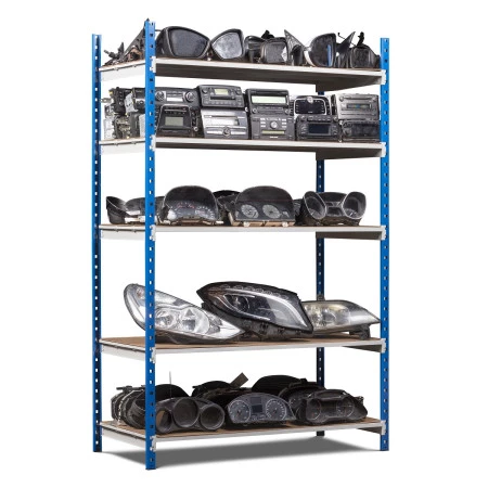 Rayonnage tubulaire : utilisation dans un garage Rayonnage tubulaire : utilisation dans un garage