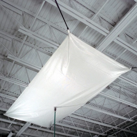 La bâche imperméable est enduite de vinyle pour la résistance et la durabilité; résiste aux perforations, aux UV et à la moisissure La bâche imperméable est enduite de vinyle pour la résistance et la durabilité; résiste aux perforations, aux UV et à la moisissure