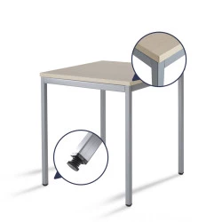 Table polyvalente carrée