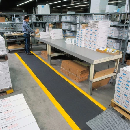 Tapis antifatigue à surface granuleuse Tapis antifatigue à surface granuleuse