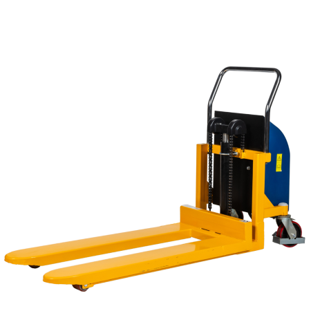 Equipé d'une batterie de 12 V / 60 Ah Equipé d'une batterie de 12 V / 60 Ah