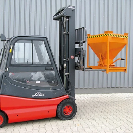 Trémie distributrice gerbable. Déplacement par chariot élévateur Trémie distributrice gerbable. Déplacement par chariot élévateur