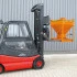 Trémie distributrice gerbable. Déplacement par chariot élévateur Trémie distributrice gerbable. Déplacement par chariot élévateur