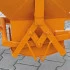 Trémie distributrice sur roulettes. Ouverture 300 x 300 mm Trémie distributrice sur roulettes. Ouverture 300 x 300 mm