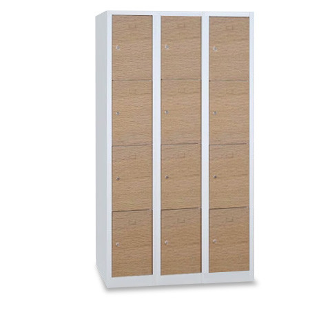 Vestiaire 4 cases superposées portes en bois - Larg. 400 mm 3 colonnes 12 casiers option 1 prise 220 V et 2 ports USB par casier Vestiaire 4 cases superposées portes en bois - Larg. 400 mm 3 colonnes 12 casiers option 1 prise 220 V et 2 ports USB par casier